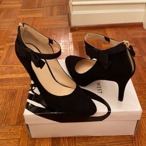 Nine West black ‘Gushing’ suede Mary Jane bow pumps